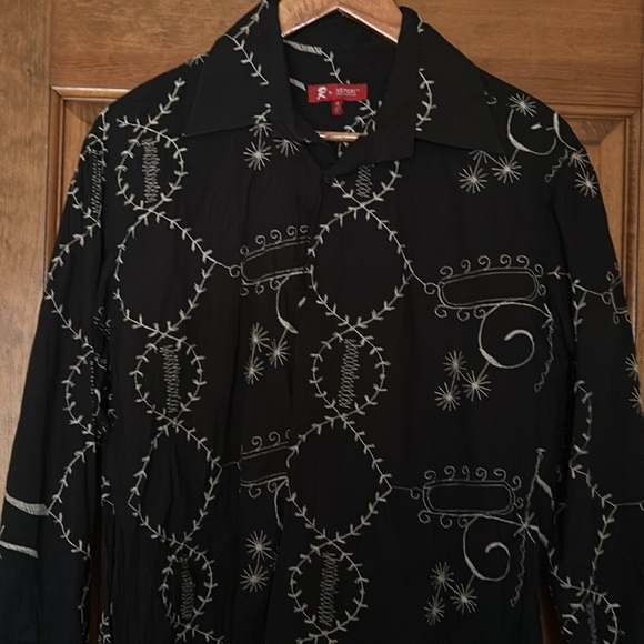 Report Button Down - Picture 2 of 4